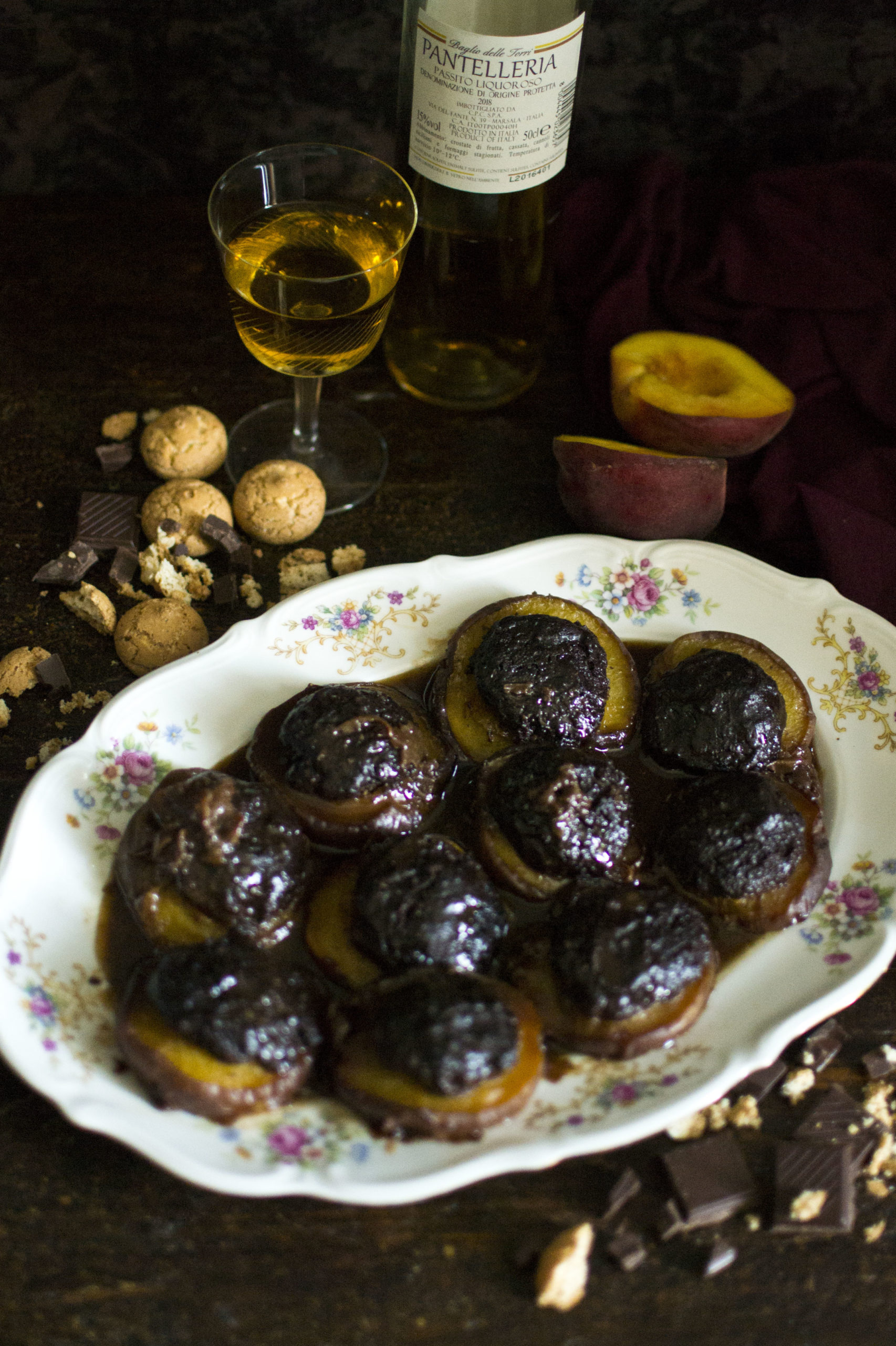 PESCHE CON IL CIOCCOLATO E GLI AMARETTI