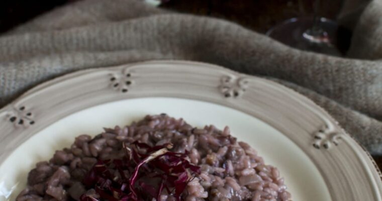 RISOTTO CON RADICCHIO E SALSICCIA AL VINO ROSSO