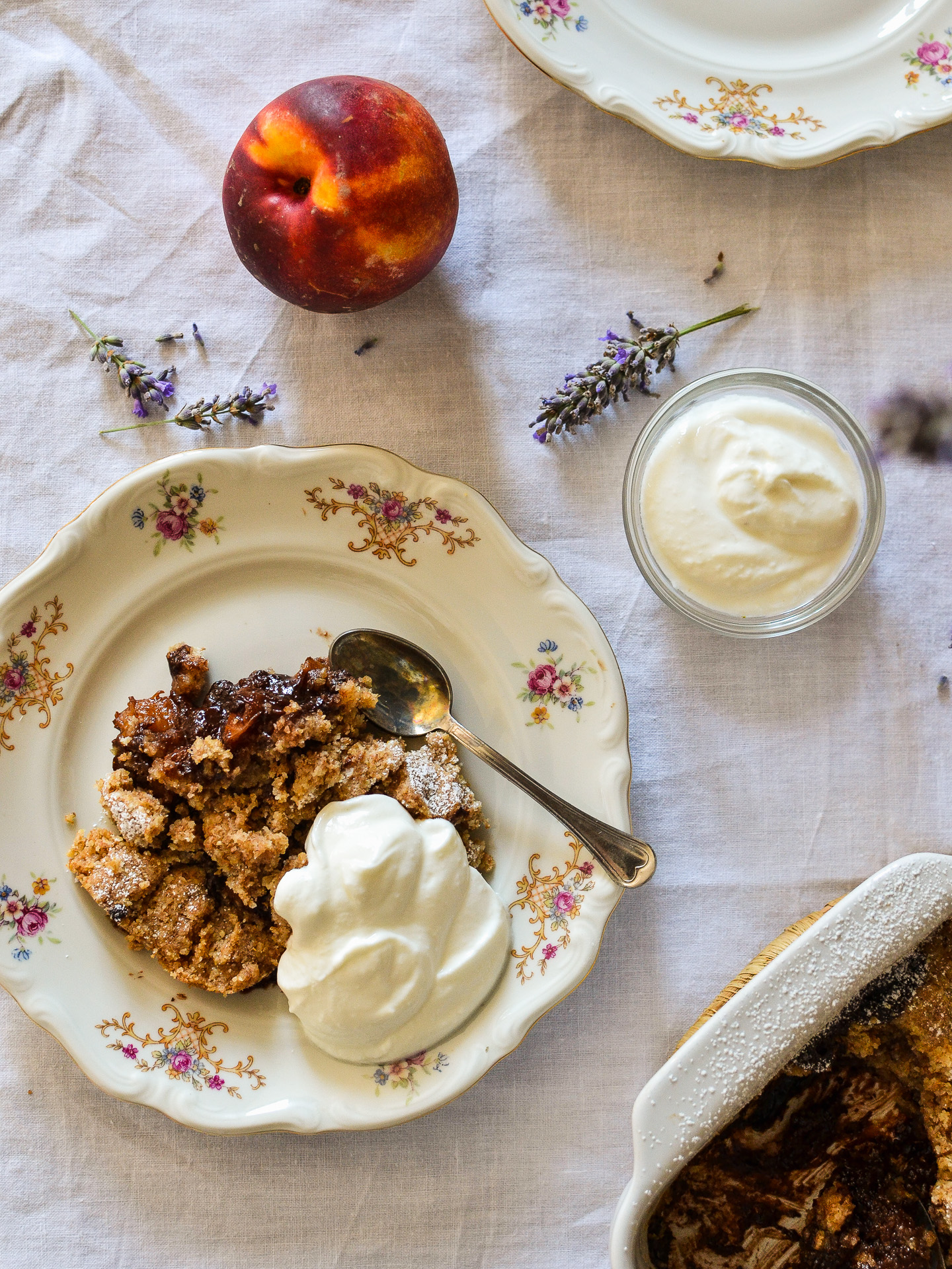CRUMBLE DI PESCHE E CIOCCOLATO