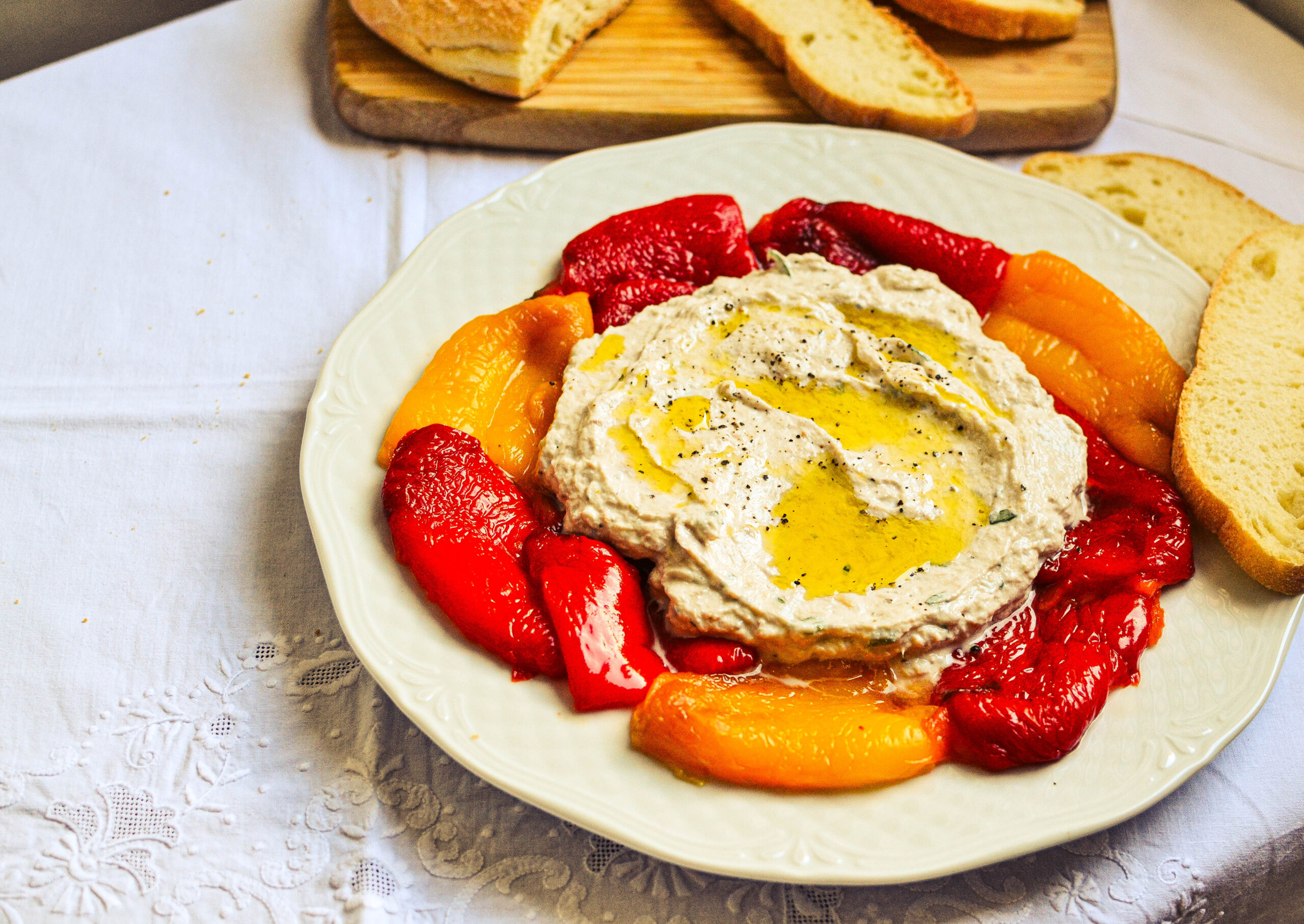 PEPERONI ARROSTITI CON CREMA FRESCA AL TONNO